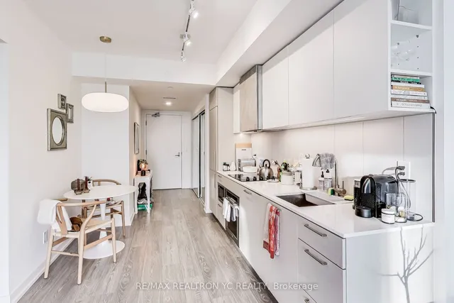 Additional image 5 of 19 Western Battery Rd Unit 1816