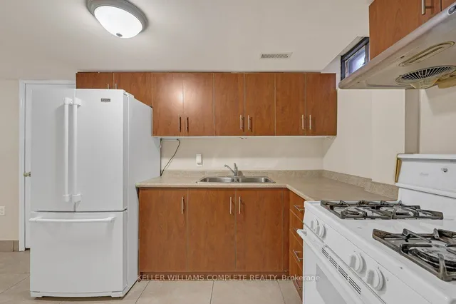 Additional image 27 of 90 Derek Dr