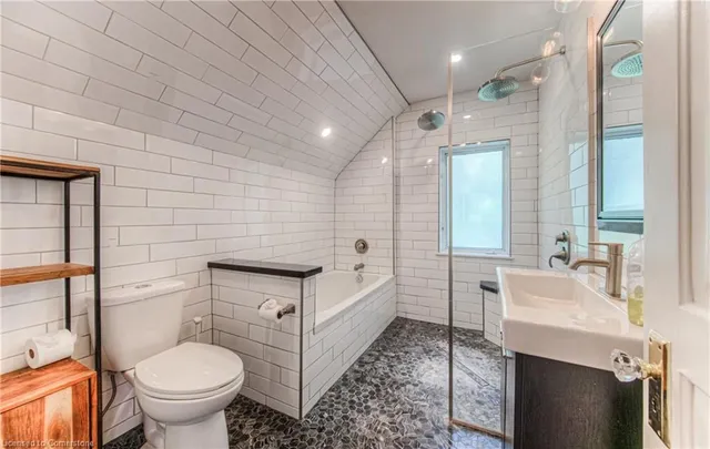 Additional image 30 of 2 Hilda Pl