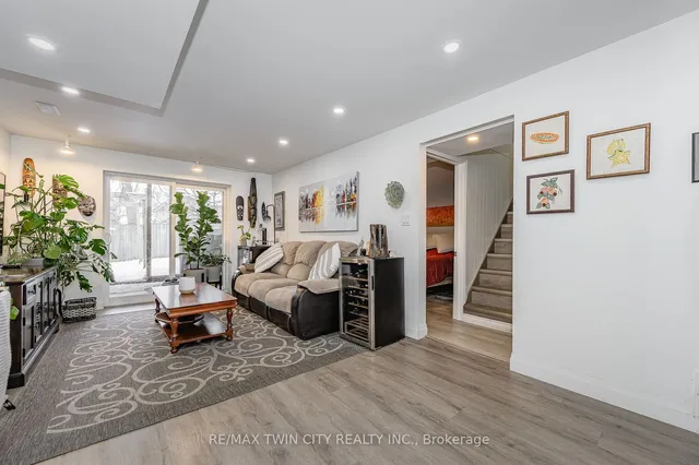 Additional image 26 of 16 Overlea Cres