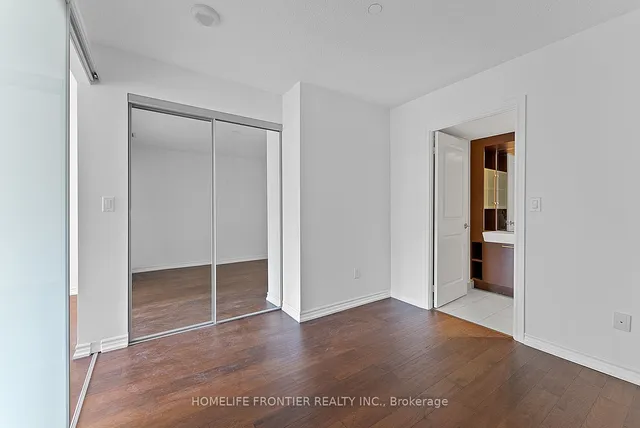 Additional image 15 of 386 Yonge St Unit 918