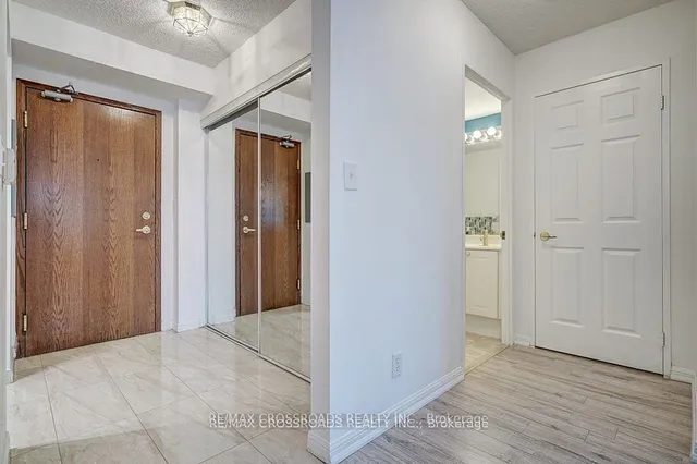 Additional image 5 of 1 Lee Centre Dr Unit 1709