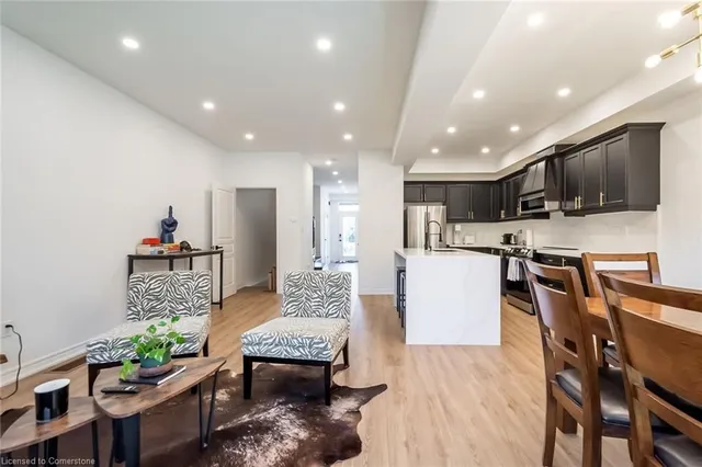 Additional image 7 of 370 Stonehenge Dr Unit 19