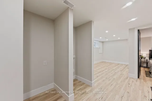 Additional image 30 of 209 Grenfell St