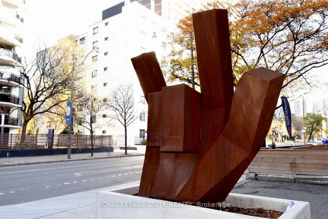 Additional image 4 of 81 Wellesley St Unit 2305