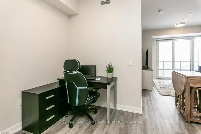 Additional image 5 of 5 Wellington St Unit 1607