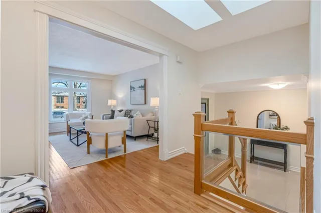 Additional image 45 of 15 Laurendale Ave