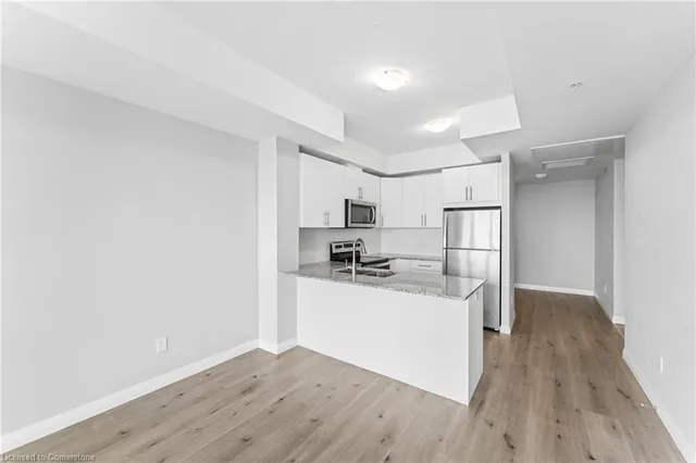 Additional image 7 of 60 Charles St Unit 2712