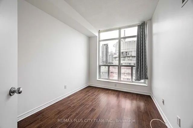 Additional image 14 of 600 Queens Quay Unit SPH07