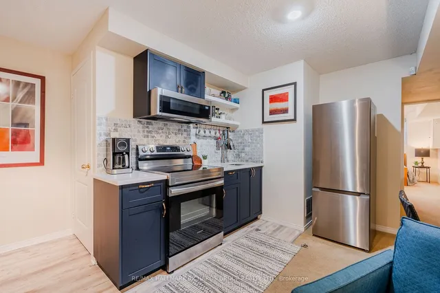 Additional image 29 of 17 Brick Crt