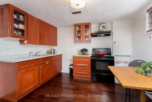 Additional image 22 of 71 Allanhurst Dr