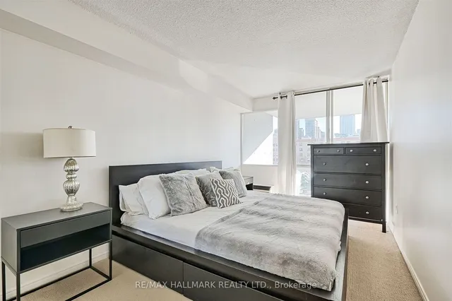 Additional image 18 of 86 gerrard St Unit 8E