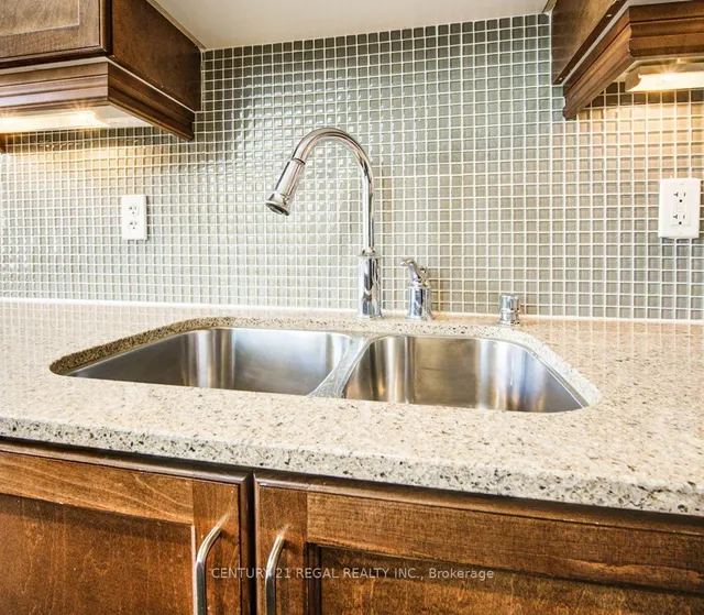 Additional image 14 of 404 King St Unit 102