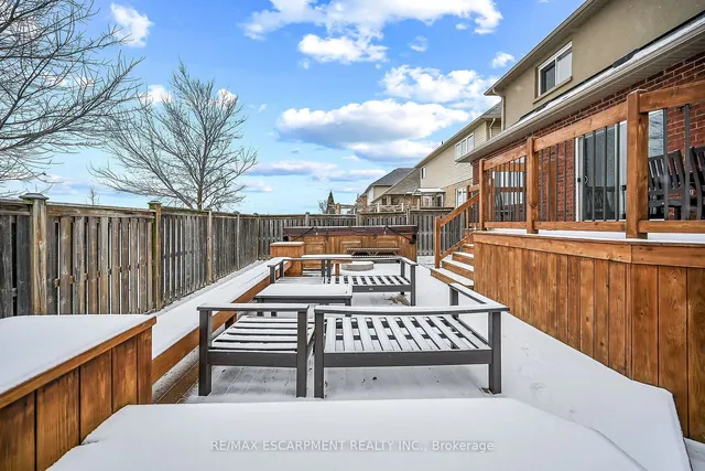 Additional image 38 of 31 Showcase Dr