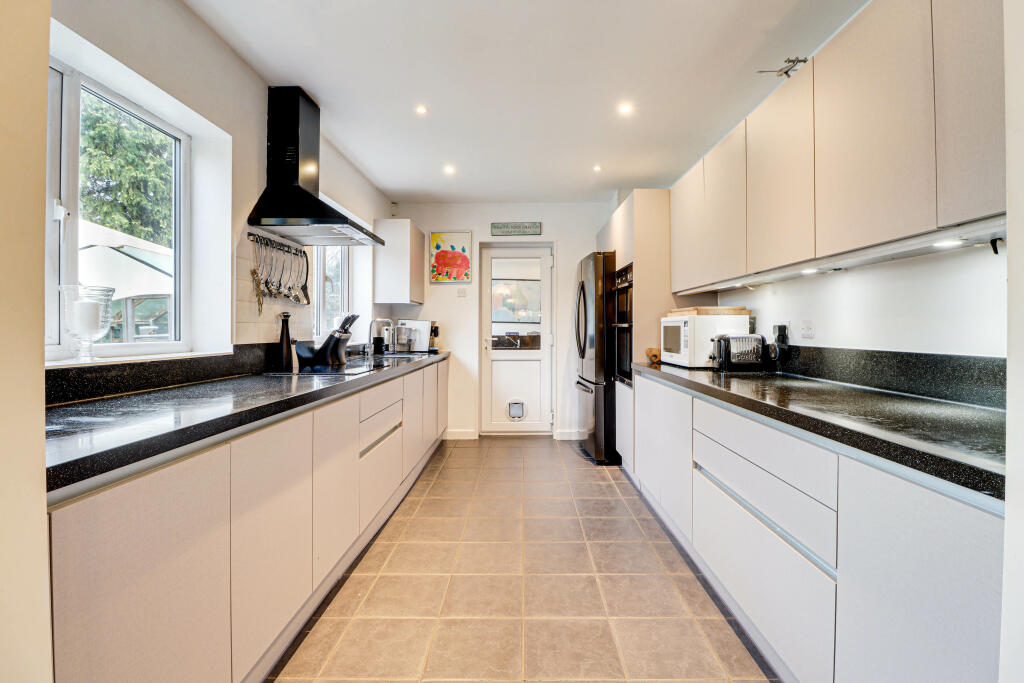 Additional image 23 of Kinsbourne Close, Harpenden, Hertfordshire, AL5