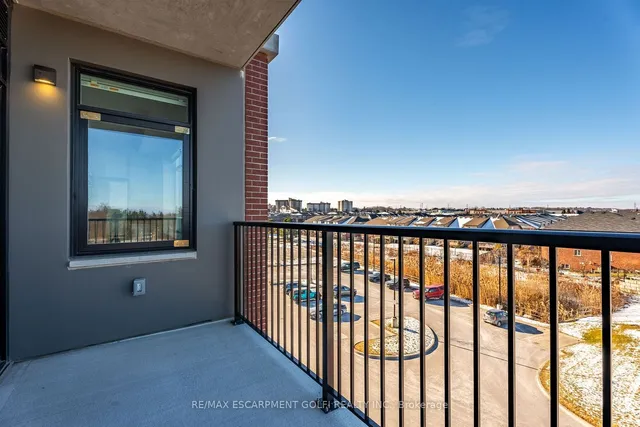 Additional image 27 of 1 Redfern Ave Unit 329