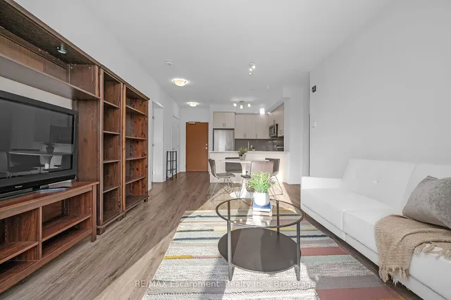 Additional image 18 of 320 PLAINS Rd Unit 220