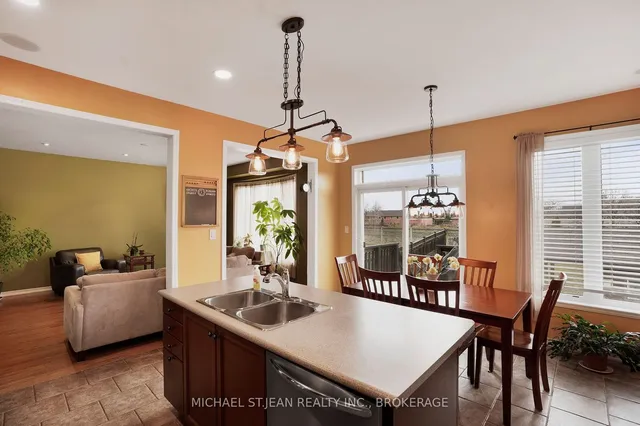 Additional image 10 of 91 Merrilee Cres