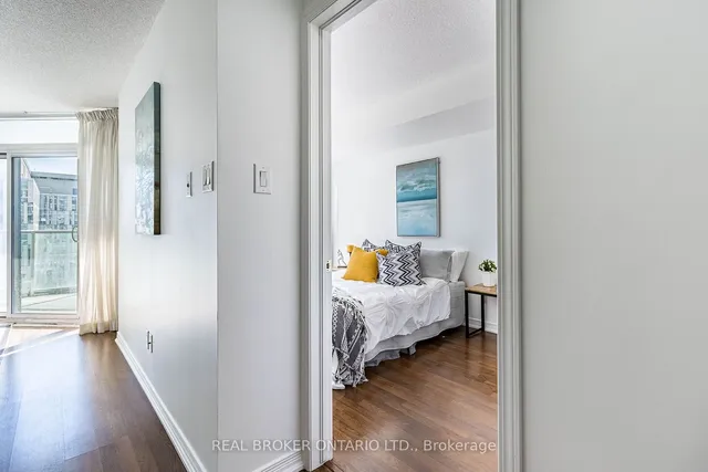 Additional image 20 of 9 George St Unit 907