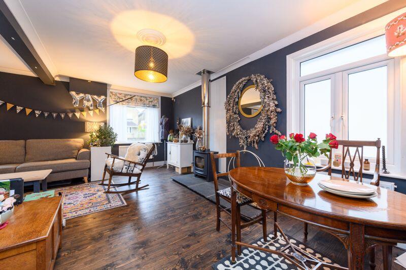 Additional image 3 of Holt