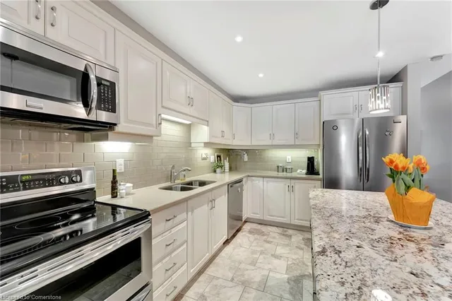 Additional image 8 of 78 Toulon Ave