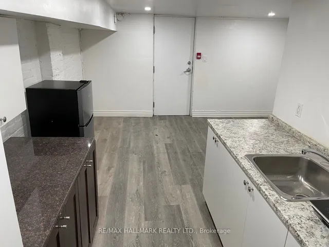 Additional image 34 of 177 Carlton St