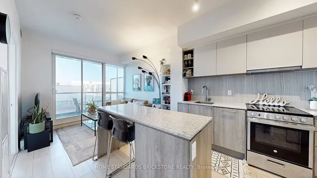 Additional image 5 of 31 Tippett Rd Unit 1005