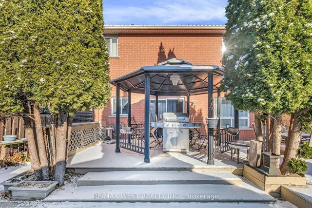 Additional image 17 of 8 Lampman Dr