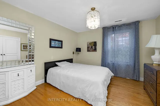 Additional image 23 of 27 Suncrest Dr