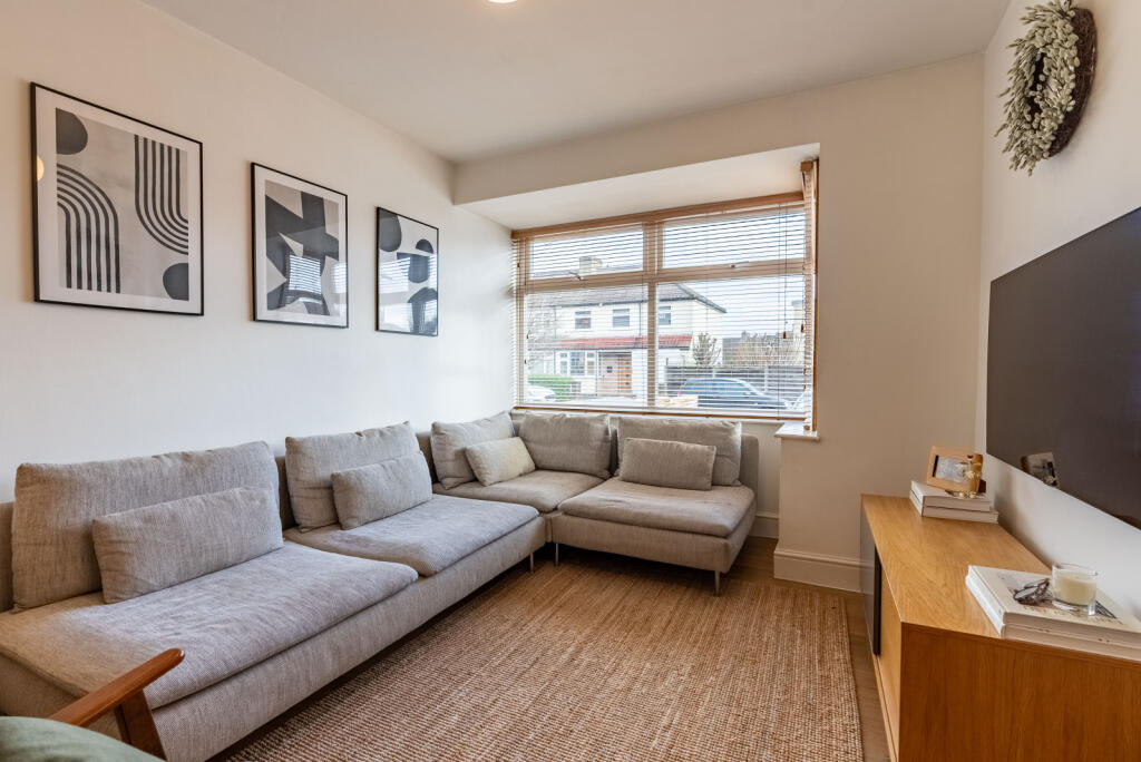 Additional image 5 of Leyland Avenue, St. Albans, Hertfordshire, AL1