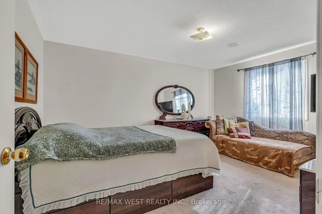 Additional image 5 of 8 Lampman Dr