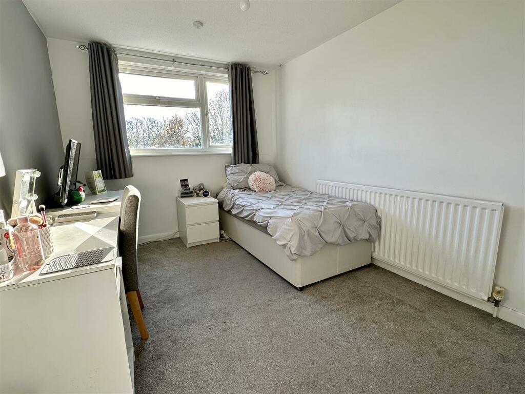 Additional image 24 of Fairwater Crescent, Alcester