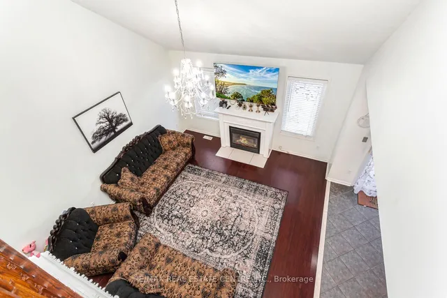 Additional image 13 of 1015 Vickerman Way