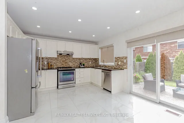 Additional image 13 of 12 Benmore Cres