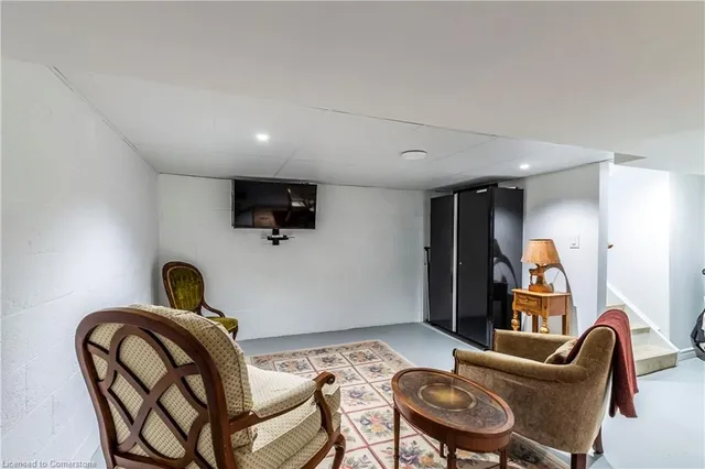 Additional image 33 of 1043 Joan Dr