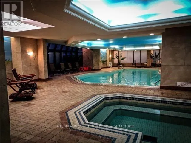 Additional image 13 of 633 Bay St Unit 516