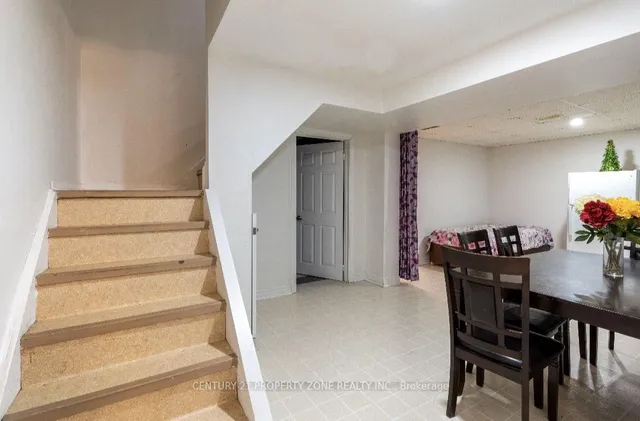 Additional image 30 of 50 Niagara Pl