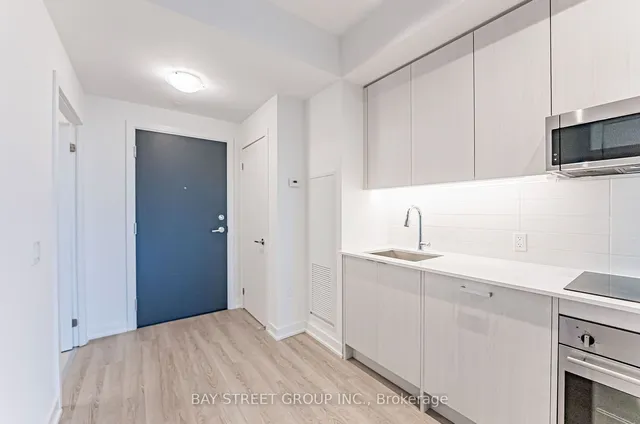 Additional image 11 of 250 Lawrence Ave Unit 526