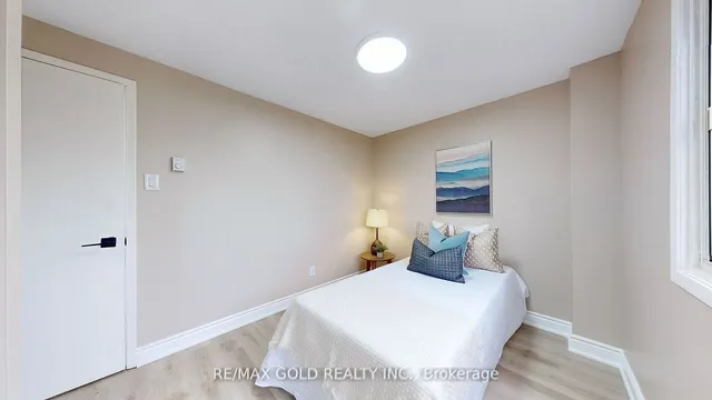 Additional image 24 of 23 Hallcrown Crt