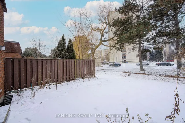 Additional image 28 of 210 Sprucewood Crt