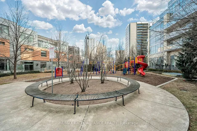 Additional image 39 of 62 Forest Manor Rd Unit 2007