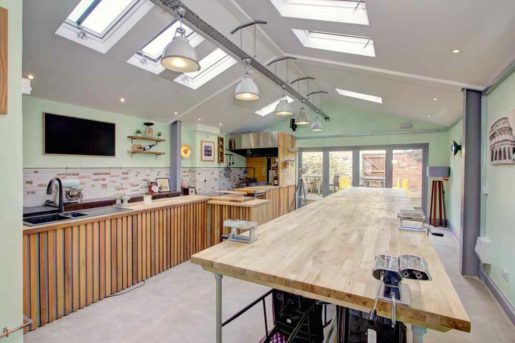 Additional image 11 of W-421071 - Richmond Arms, 7 Richmond Place, Bath BA1 5PZ