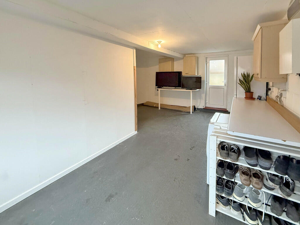 Additional image 12 of Sandalwood Road, Westbury
