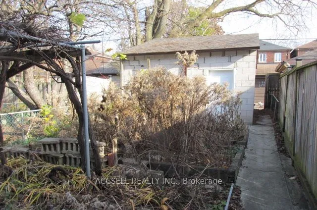 Additional image 8 of 723 Manning Ave