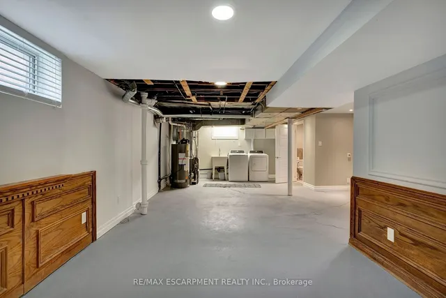 Additional image 21 of 131 East 42nd St