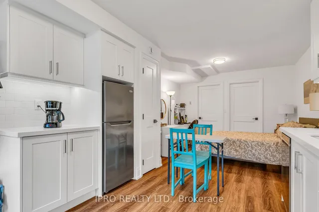 Additional image 30 of 323 Mortimer Ave