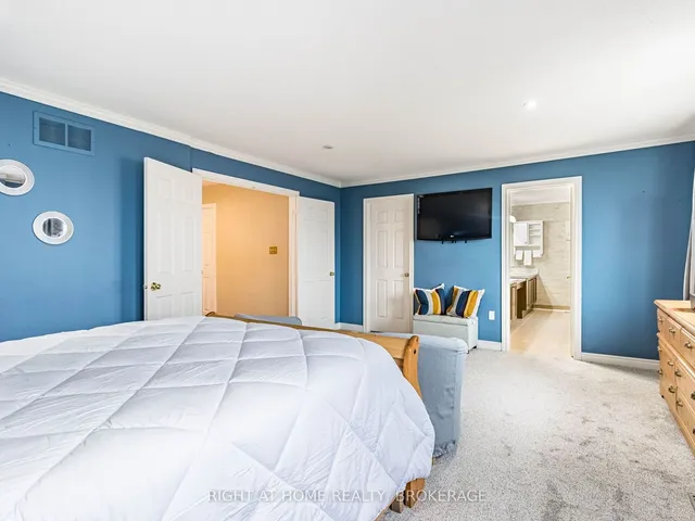 Additional image 21 of 1084 Holdsworth Cres