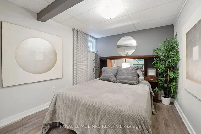 Additional image 34 of 33 LESLIE Dr