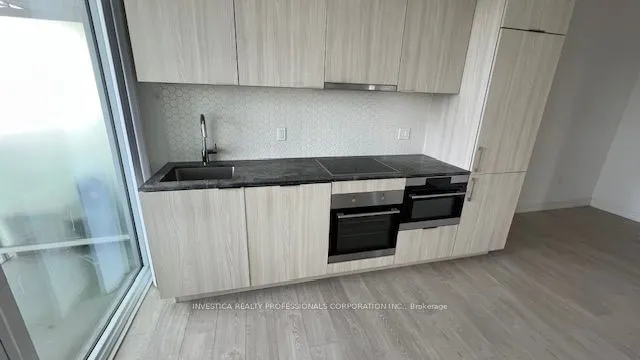 Additional image 21 of 15 Queens Quay Unit 2009