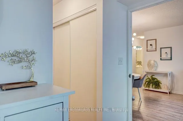 Additional image 19 of 1 Lee Centre Dr Unit 1709